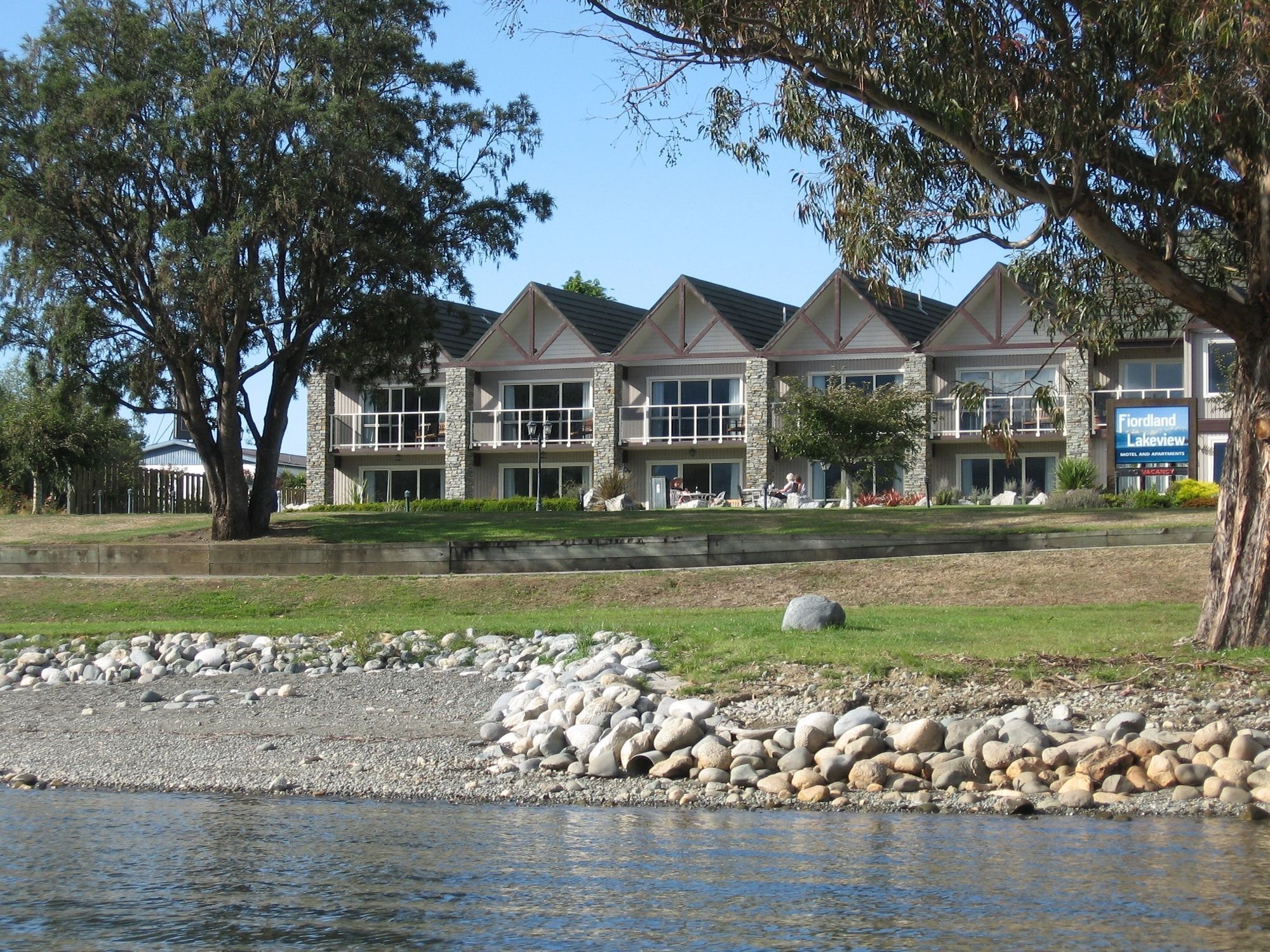 Fiordland Lakeview Motel And Apartments Те-Анау Экстерьер фото